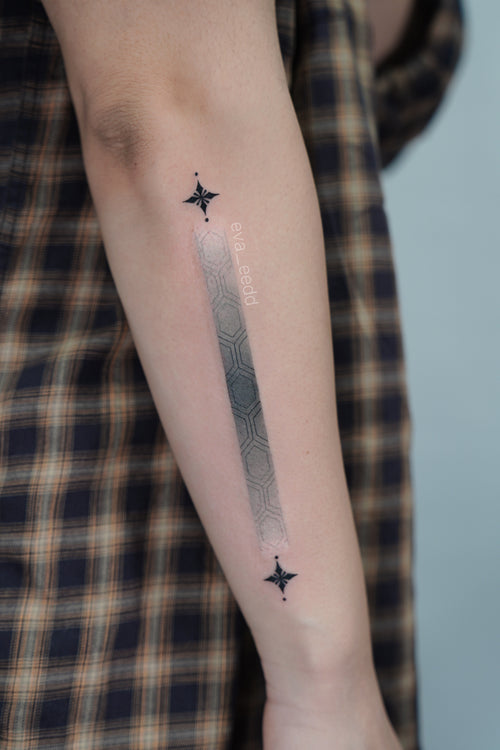 Minimalist Fine Line