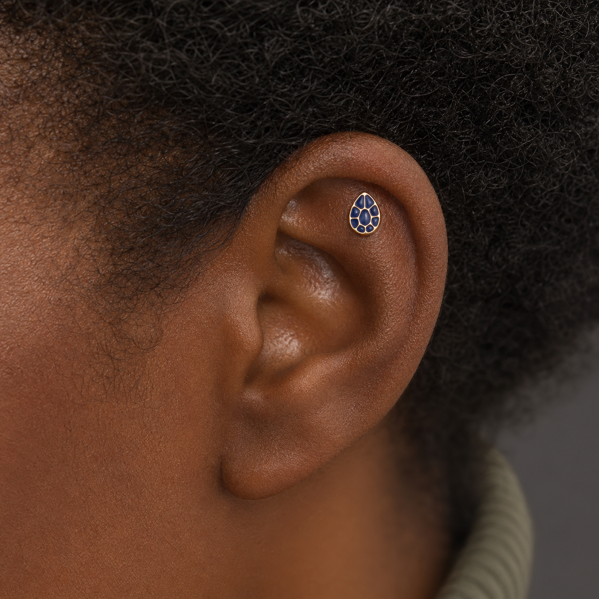ASTM F136 Titanium Flat Back - Gold, Threadless, 16G, 1.2 x 6+4 mm — wearing view three (P-FB-0061-G01)