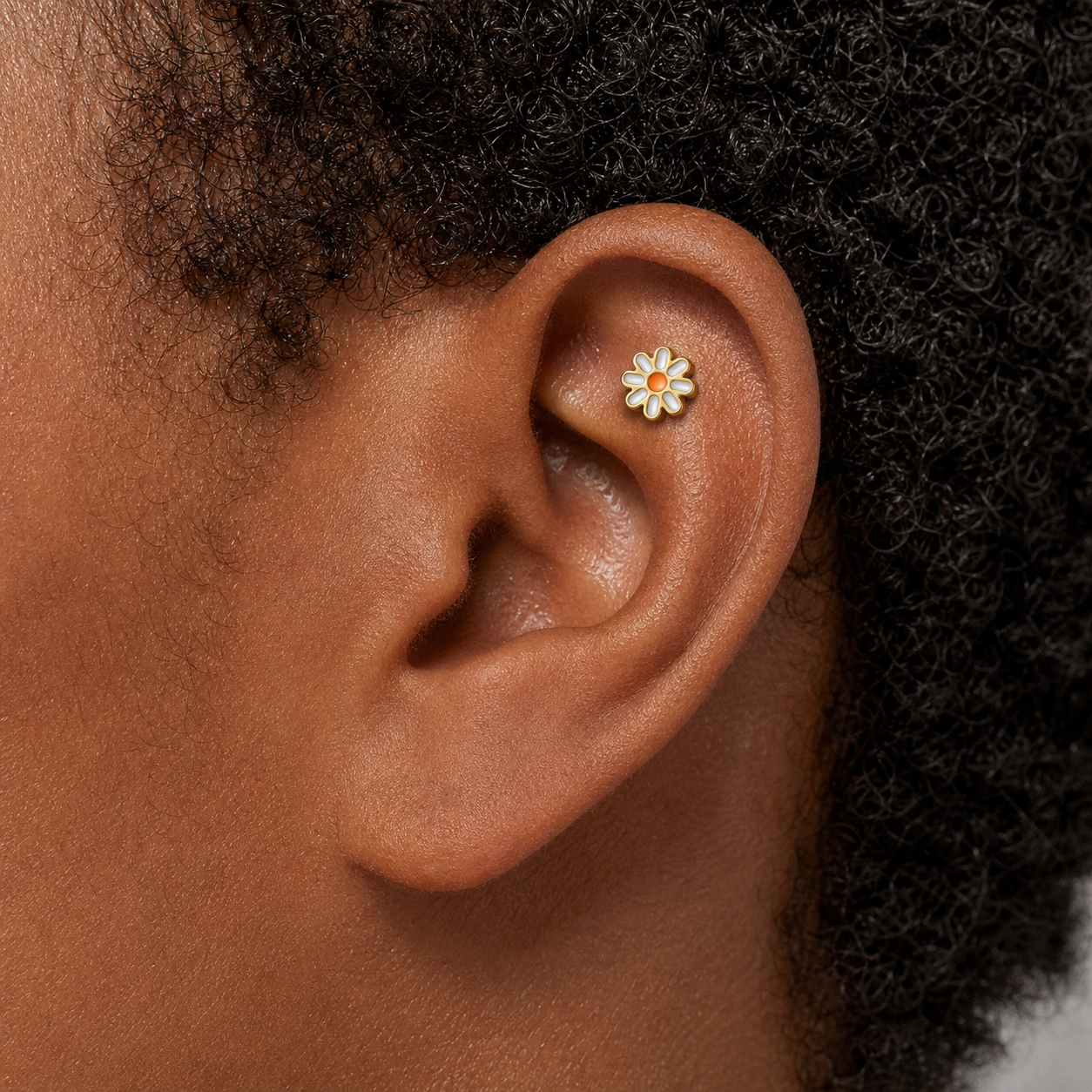 ASTM F136 Titanium Flat Back - Gold, Threadless, 20G, 0.8 x 6+4.3+4 mm — wearing view five (P-FB-0103-G01)