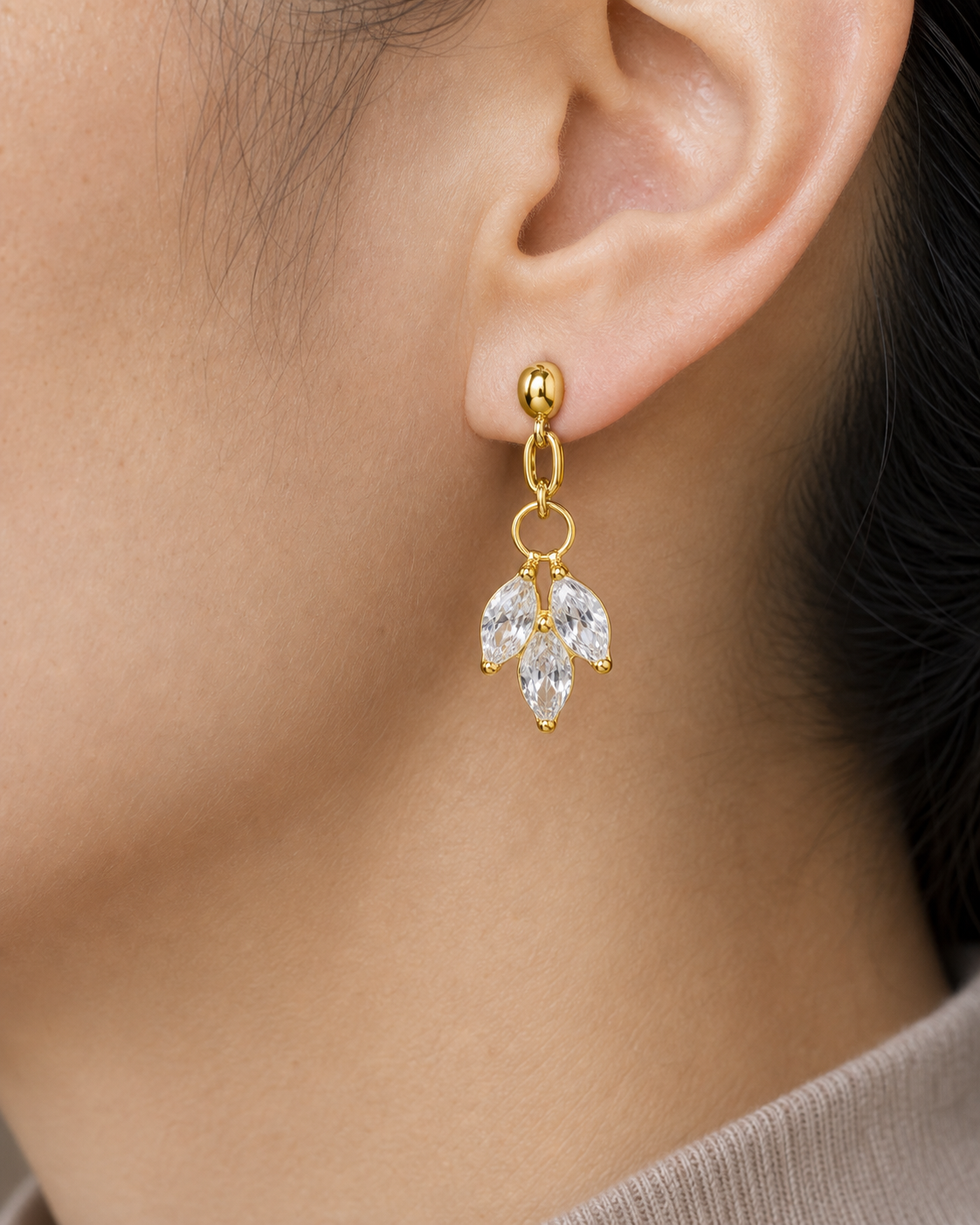 Clear CZ ASTM F136 Titanium Flat Back - Gold, Internally Threaded, 16G, 1.2 x 6 mm — wearing view six (P-FB-0141-G01)
