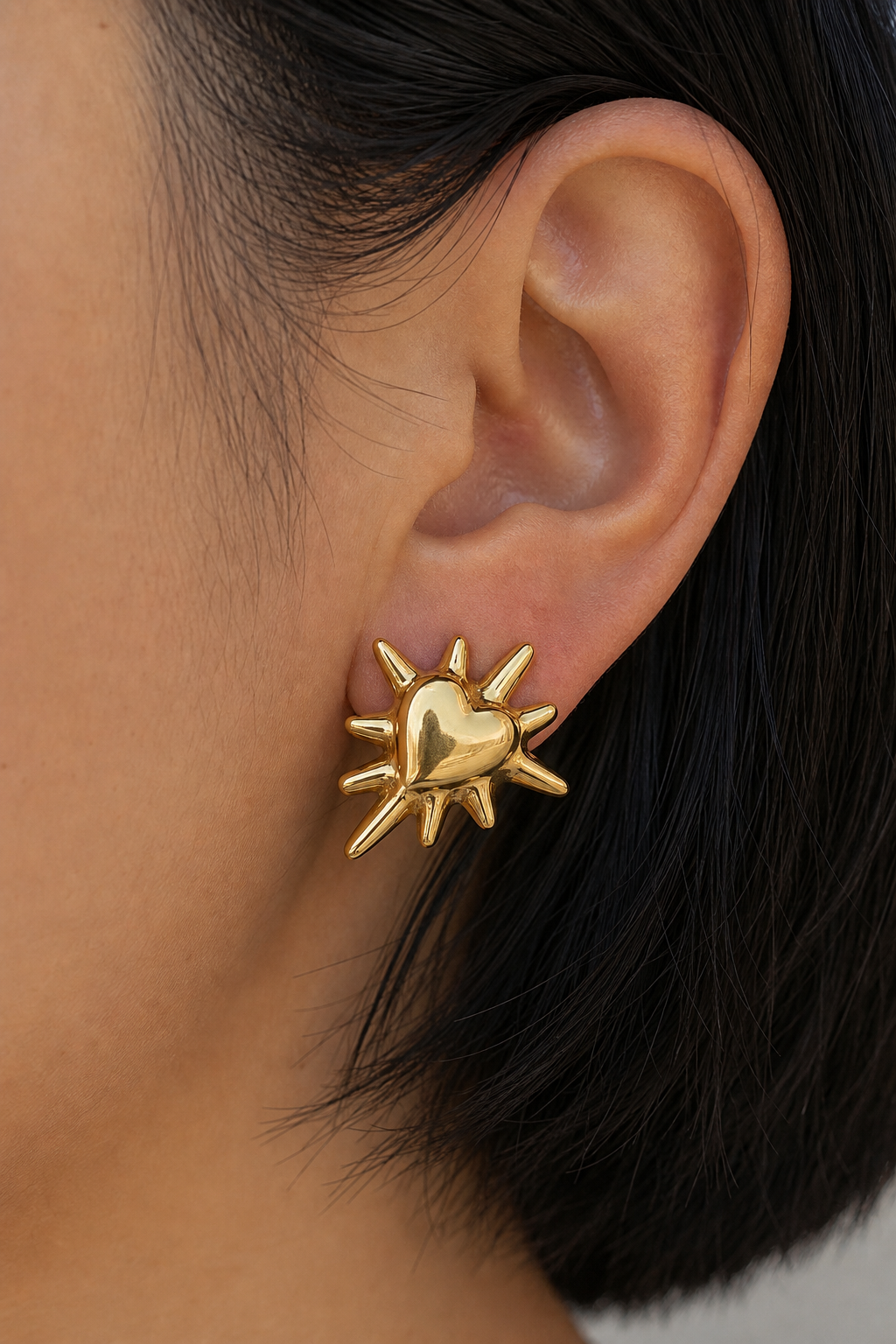 ASTM F136 Titanium Flat Back - Gold, Threadless, 16G, 1.2 x 6+4 mm — wearing view five (P-FB-0143-G01)