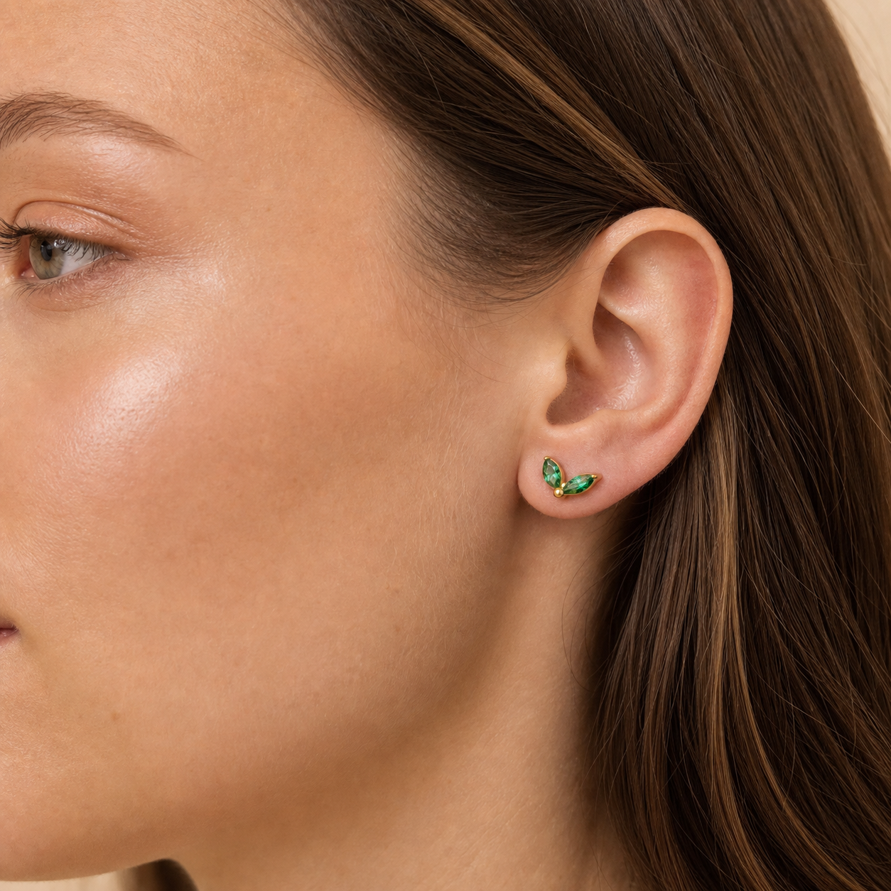 Emerald ASTM F136 Titanium Flat Back - Gold, Internally Threaded, 16G, 1.2 x 8+4 mm — wearing view one (P-FB-0157-G01)
