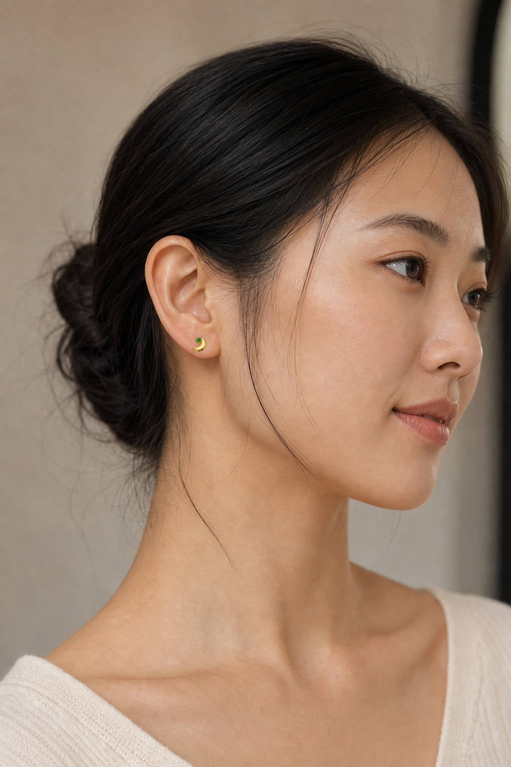 Emerald ASTM F136 Titanium Flat Back - Gold, Internally Threaded, 16G, 1.2 x 8+4 mm — wearing view three (P-FB-0165-G01)