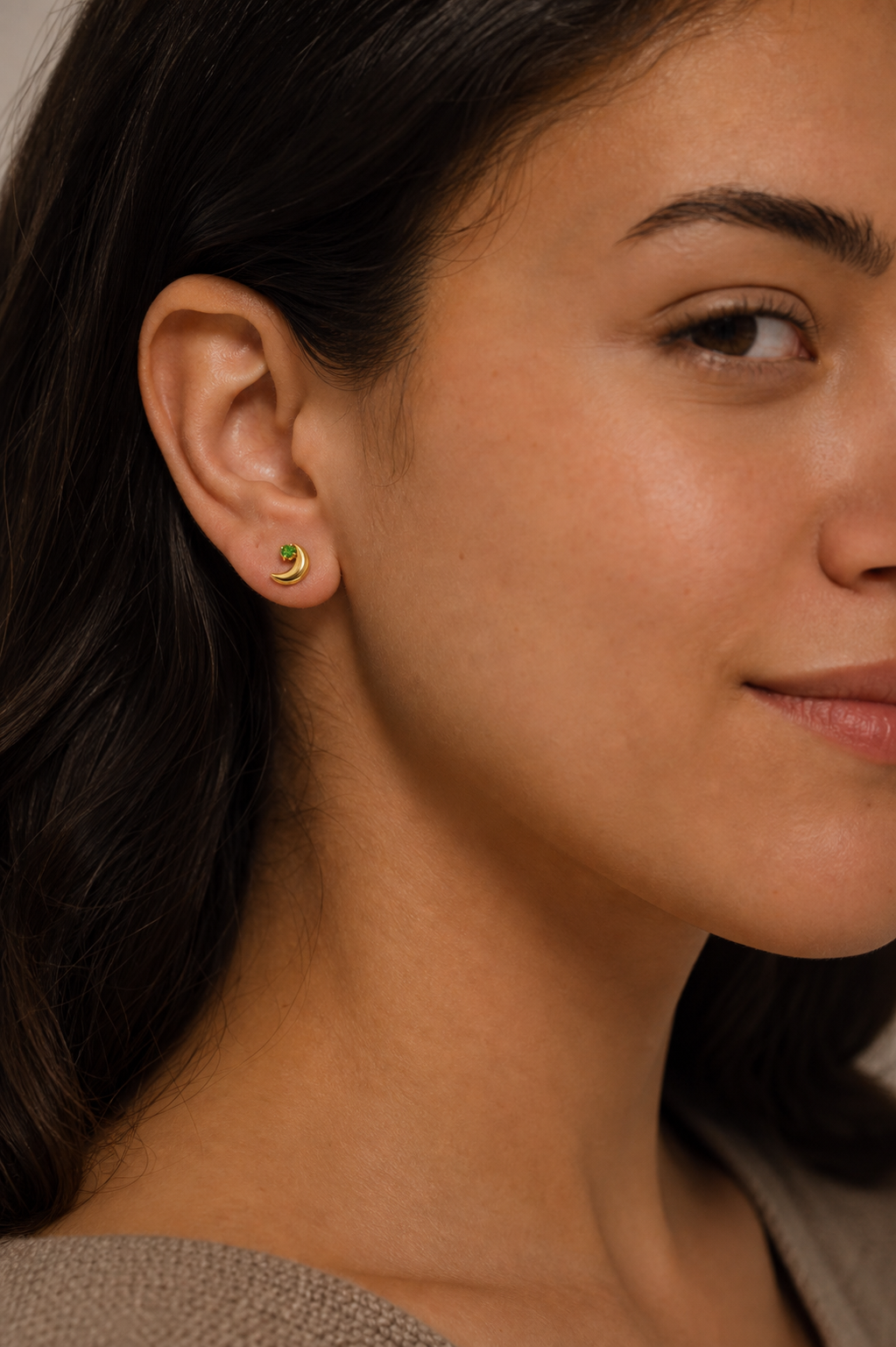Emerald ASTM F136 Titanium Flat Back - Gold, Internally Threaded, 16G, 1.2 x 8+4 mm — wearing view five (P-FB-0165-G01)
