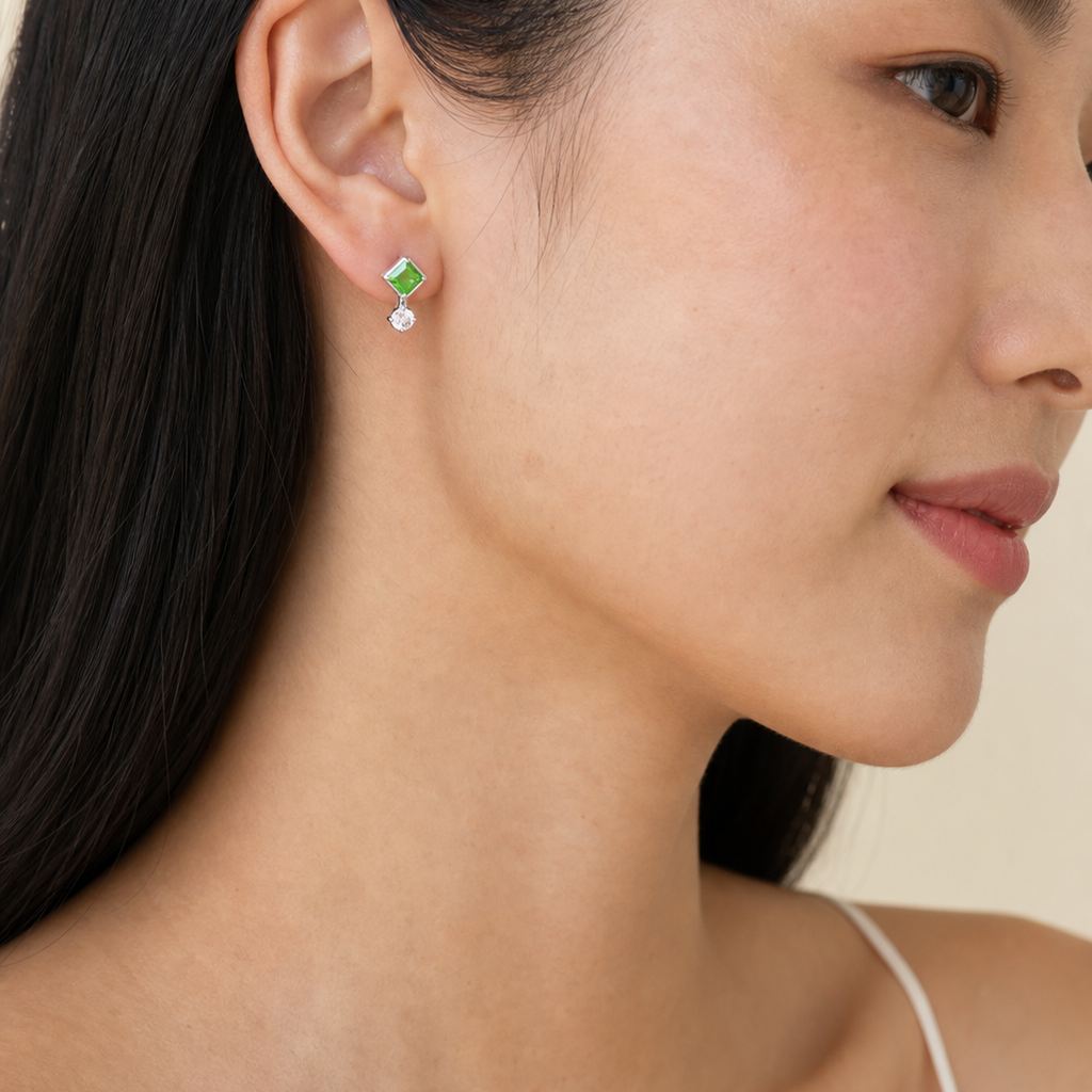 Clear CZ ASTM F136 Titanium Flat Back - Silver, Internally Threaded, 16G, 1.2 x 6+4 mm — wearing view four (P-FB-0169-S01)