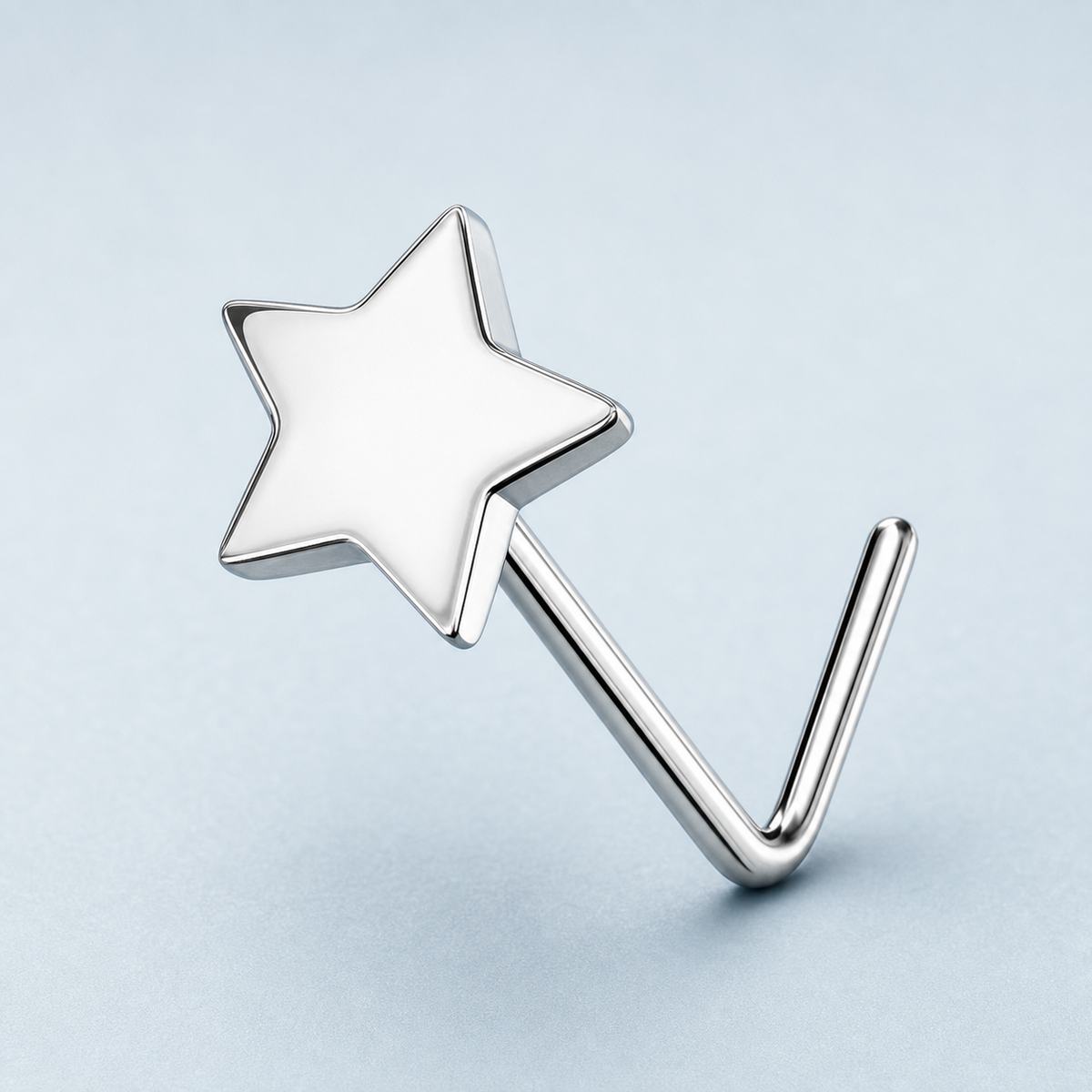 [TOPOSH-ROLE-ORDER-CLEANUP-20260717-BATCH10:TP-NS-L-SIL-20G7-PLN-031:01] Star Titanium L-Bend Nose Stud – Silver | 01_primary_product_bg