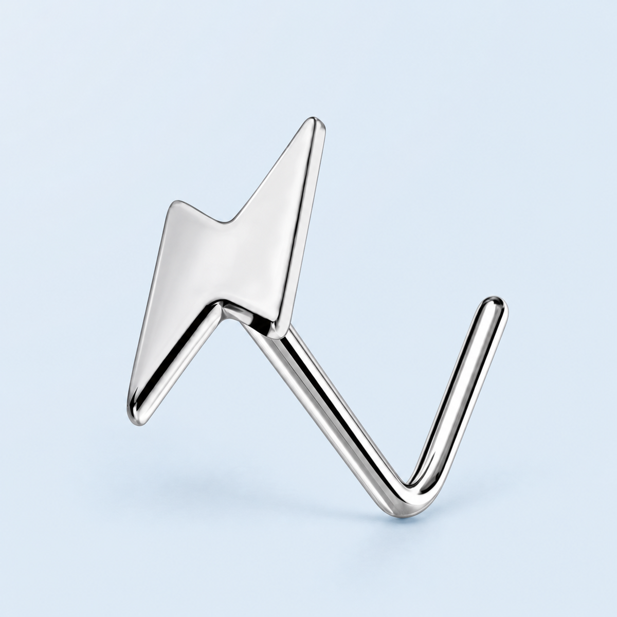 [TOPOSH-ROLE-ORDER-CLEANUP-20260717-BATCH10:TP-NS-L-SIL-20G7-PLN-041:01] Lightning Bolt Titanium L-Bend Nose Stud – Silver | 01_primary_product_bg