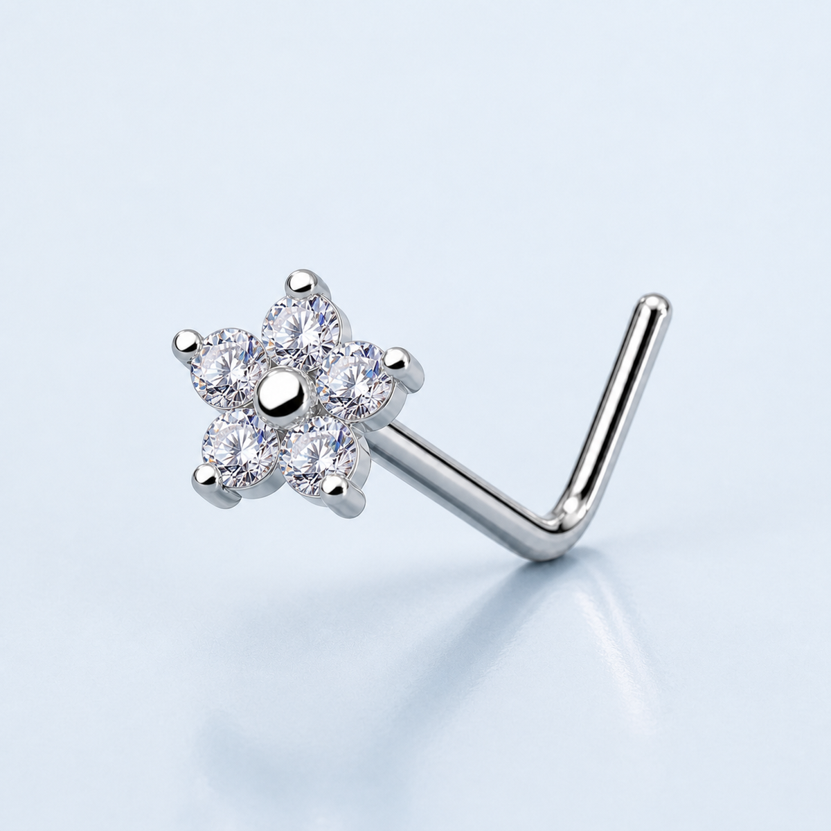 [TOPOSH-ROLE-ORDER-CLEANUP-20260717-BATCH09:TP-NS-L-WG-20G6.5X5-CLCZ-065:01] Clear CZ Titanium L-Bend Nose Stud – White Gold | 01_primary_product_bg