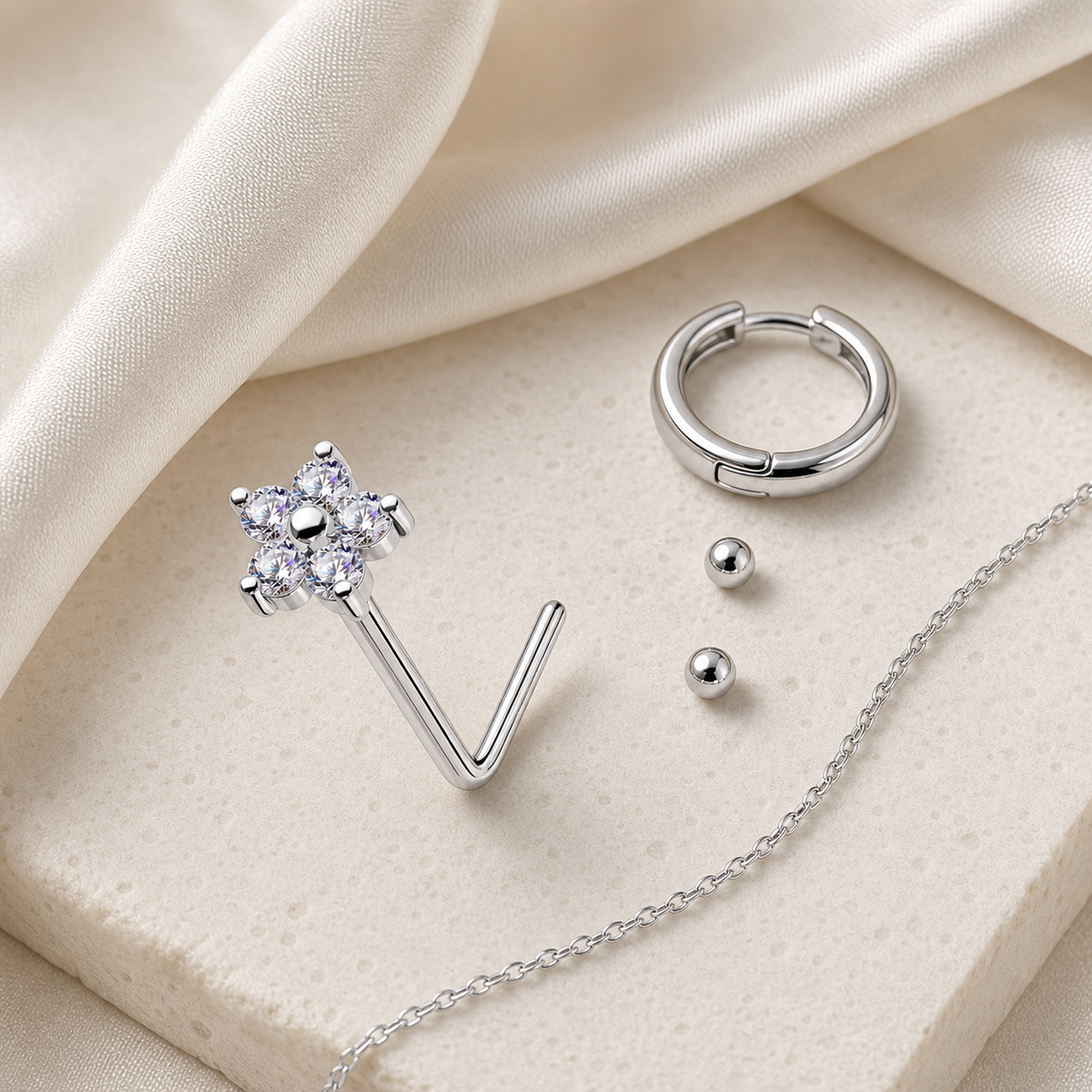 [TOPOSH-ROLE-ORDER-CLEANUP-20260717-BATCH09:TP-NS-L-WG-20G6.5X5-CLCZ-065:06] Clear CZ Titanium L-Bend Nose Stud – White Gold | 06_accessory_flatlay