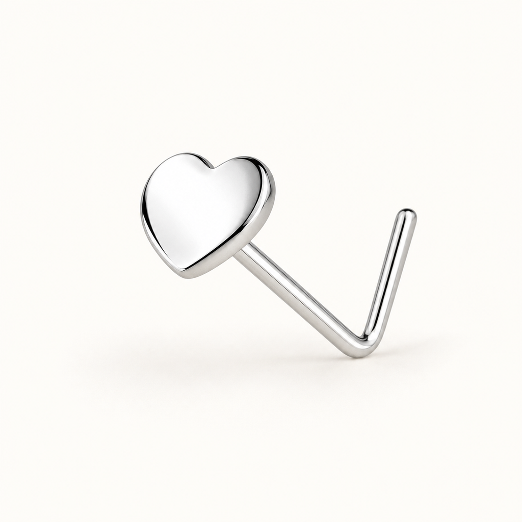 [TOPOSH-ROLE-ORDER-CLEANUP-20260717-BATCH12:TP-NS-WG-20G6-PLN-025:01] Heart Titanium Nose Hoop – White Gold | 01_primary_product_bg