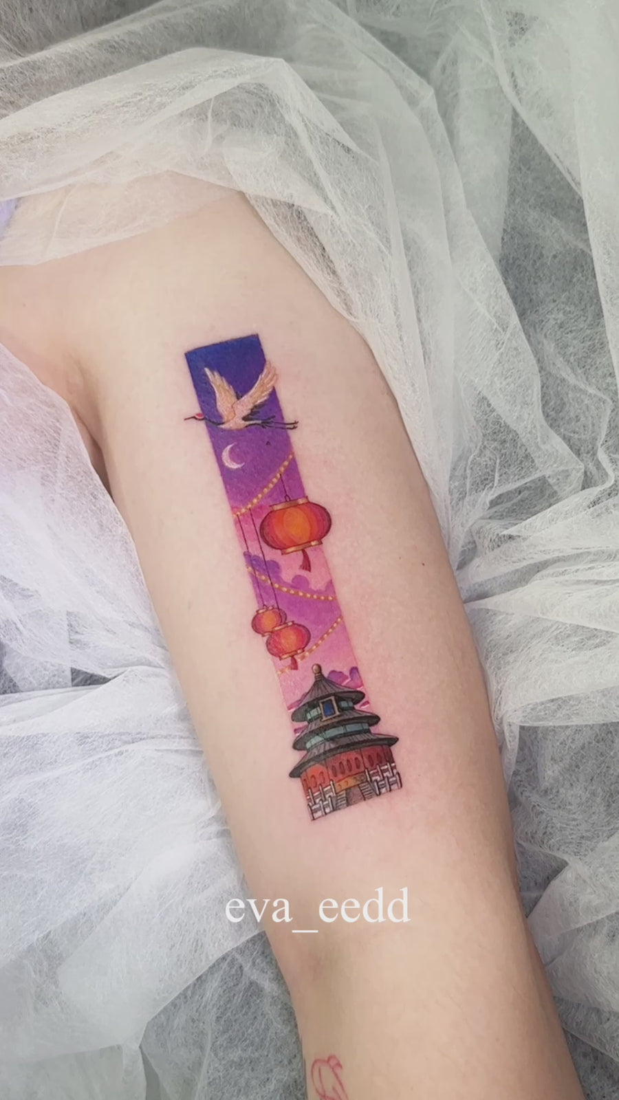Eva Liu tattoo source video - fine-line 07