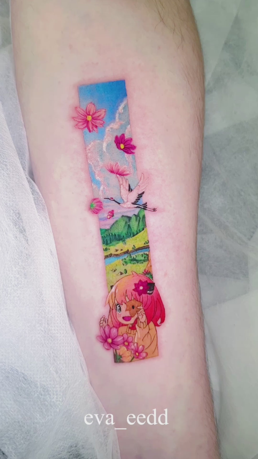 Eva Liu tattoo source video - fine-line 05