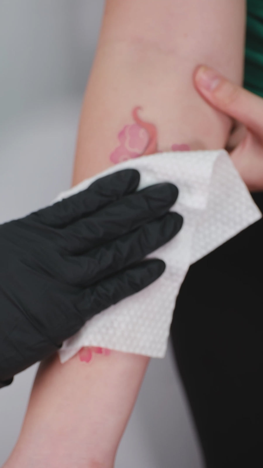 Eva Liu tattoo source video - fine-line 11