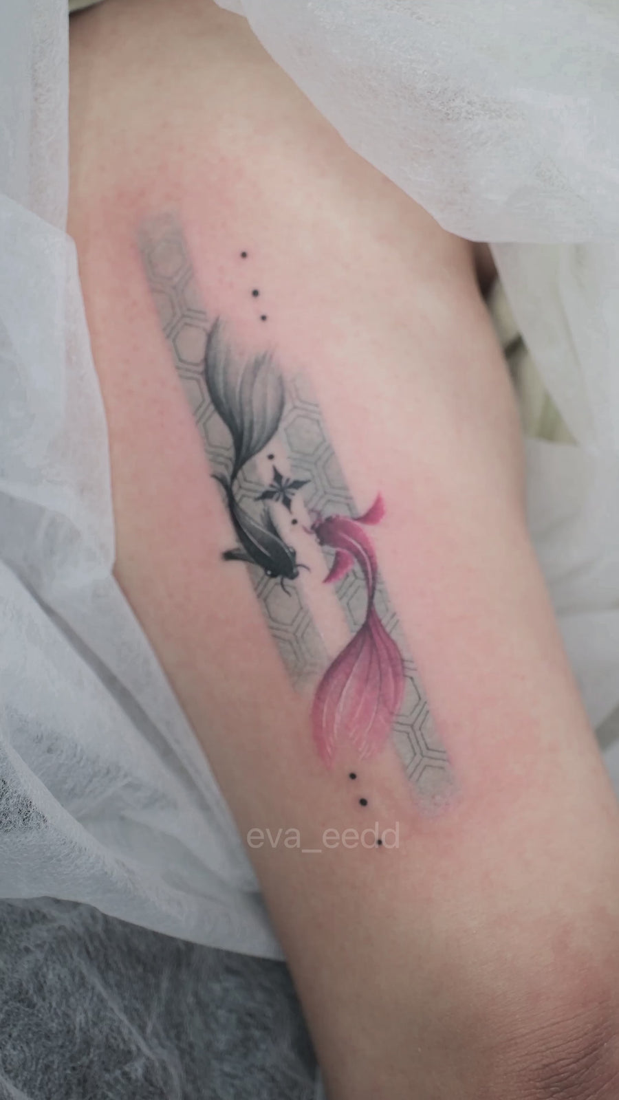 Eva Liu tattoo source video - fine-line 15