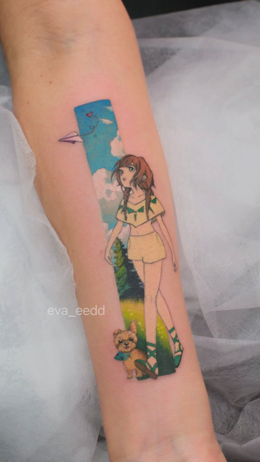 Eva Liu tattoo source video - fine-line 18