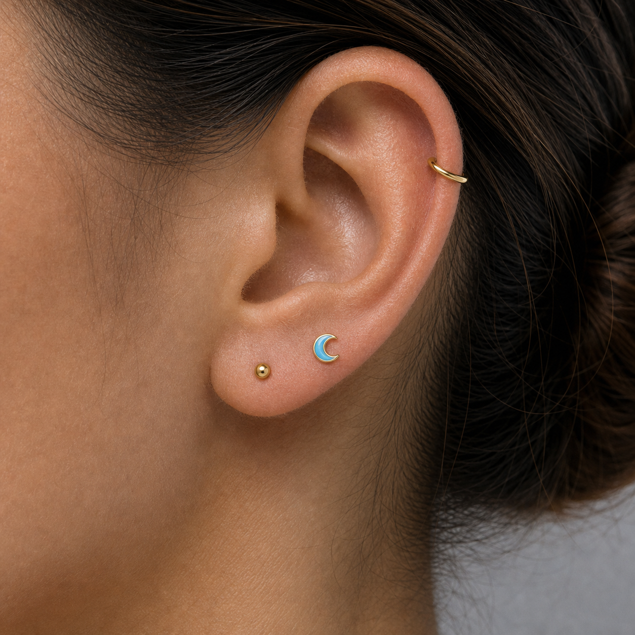 Implant Grade Titanium - Earring - Gold - 20G (0.8 x 8+4 mm) - model wear view