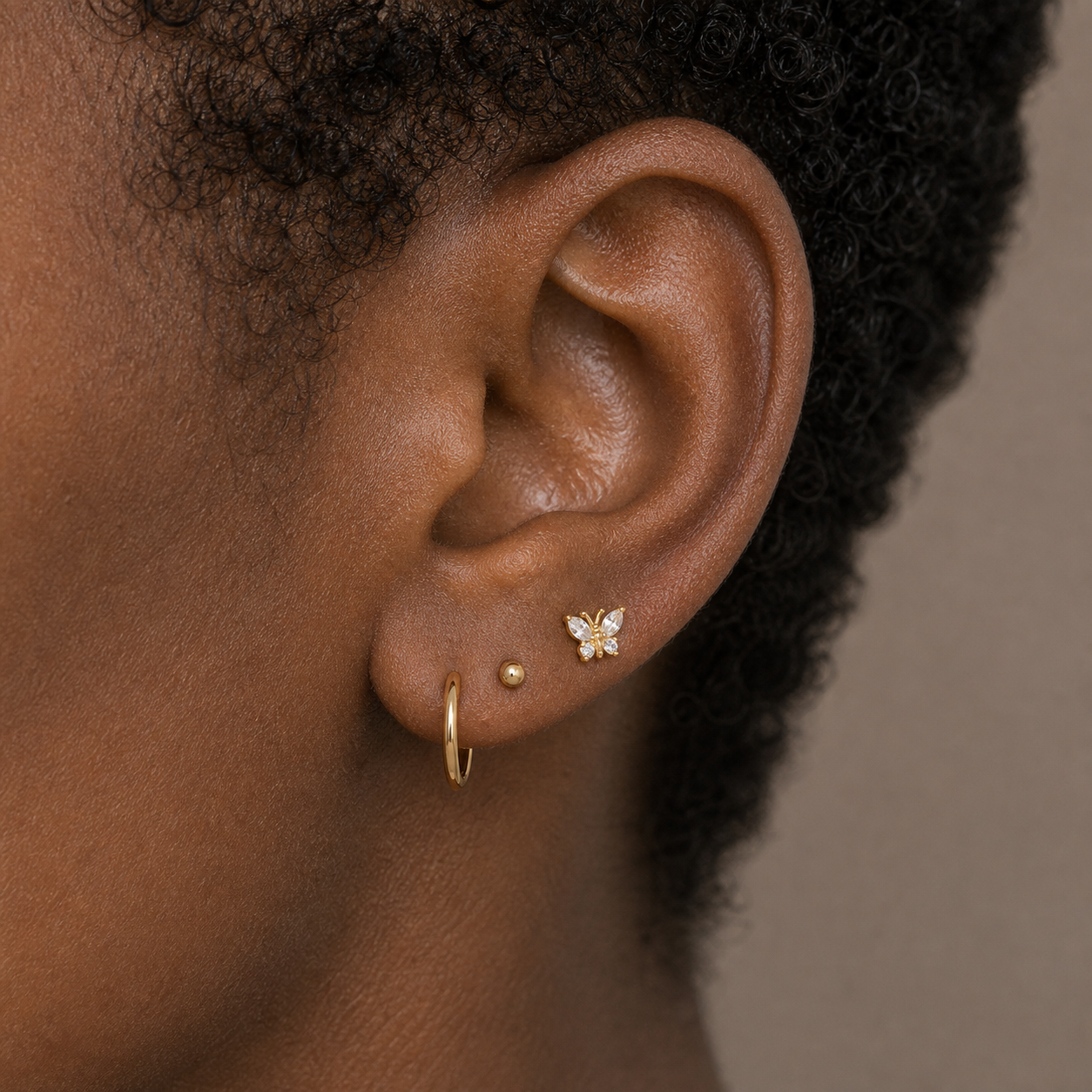 Implant Grade Titanium - Flat Back - Gold - Clear CZ - 16G (1.2 x 6+4 mm) - model wear view