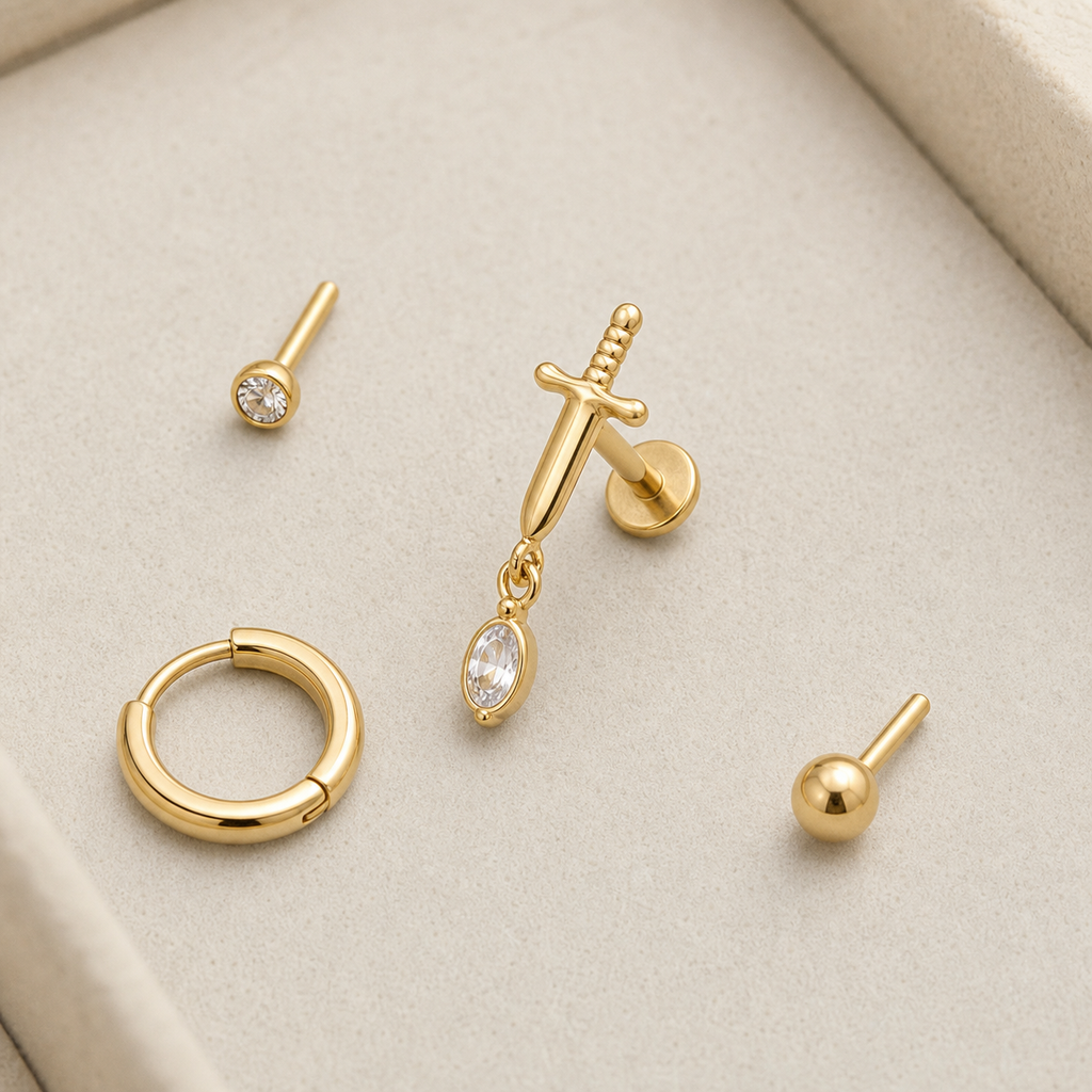 Implant Grade Titanium - Flat Back - Gold - Clear CZ - 16G (1.2 x 8+4 mm) - styling view
