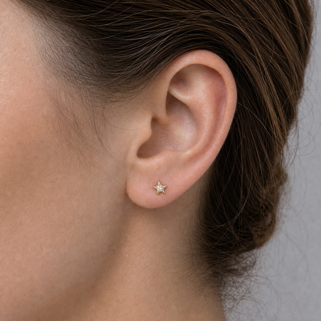 Implant Grade Titanium - Flat Back - Gold - Clear CZ - 16G (1.2 x 8+4 mm) - model wear view