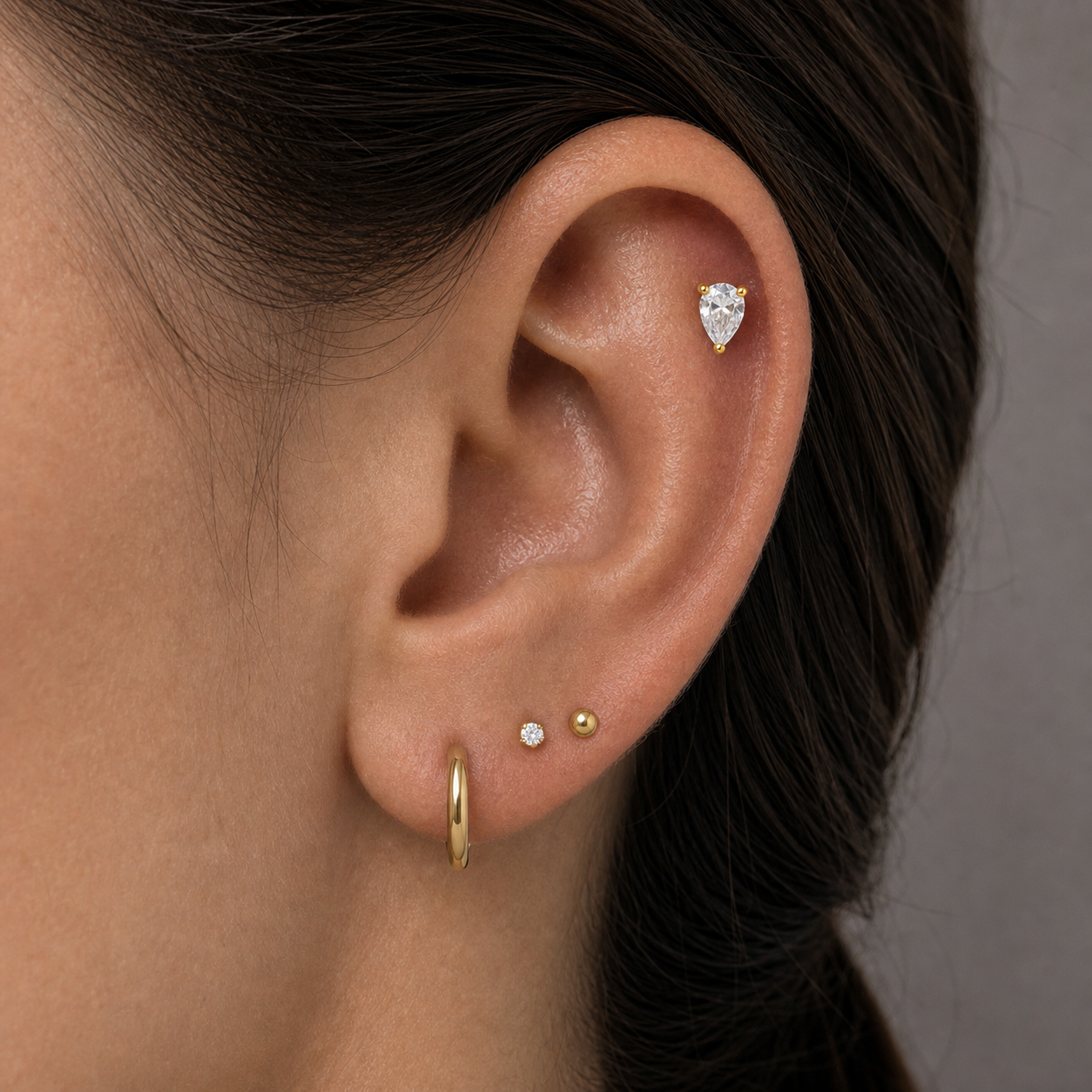Implant Grade Titanium - Flat Back - Gold - Clear CZ - 16G (1.2 x 8+4 mm) - model wear view