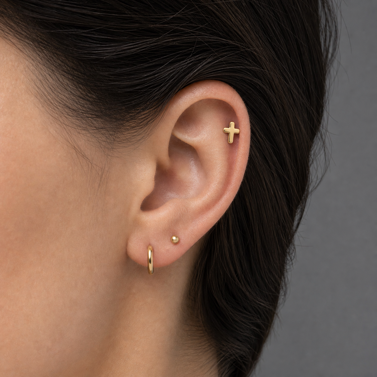 Implant Grade Titanium - Flat Back - Gold - 16G (1.2 x 8+4 mm) - model wear view
