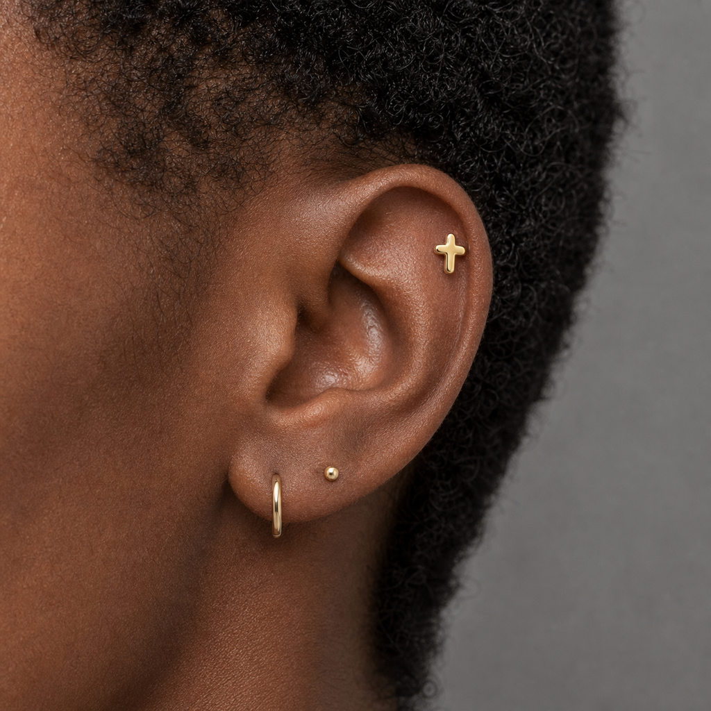 Implant Grade Titanium - Flat Back - Gold - 16G (1.2 x 8+4 mm) - model wear view