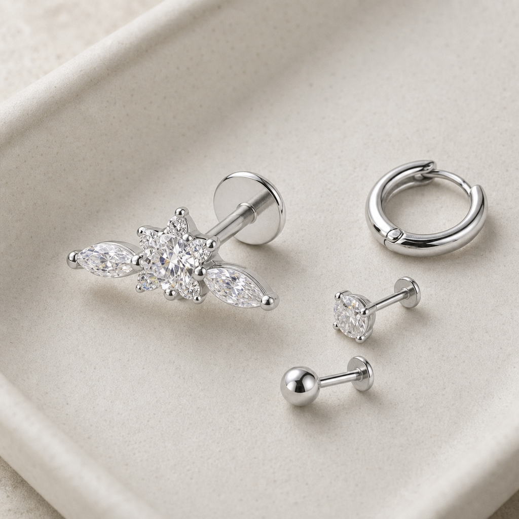 Implant Grade Titanium - Flat Back - Silver - Clear CZ - 16G (1.2 x 6+4 mm) - styling view