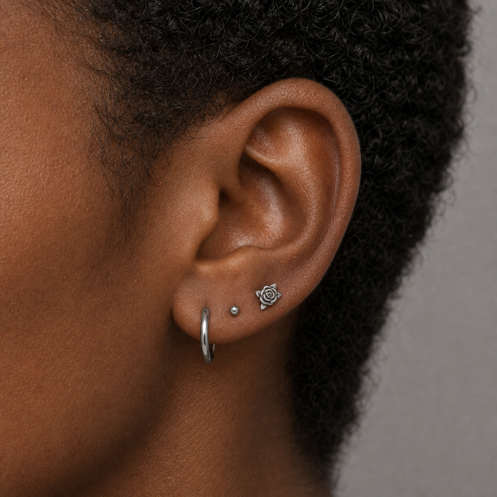 Implant Grade Titanium - Flat Back - Silver - 16G (1.2 x 6+4 mm) - model wear view