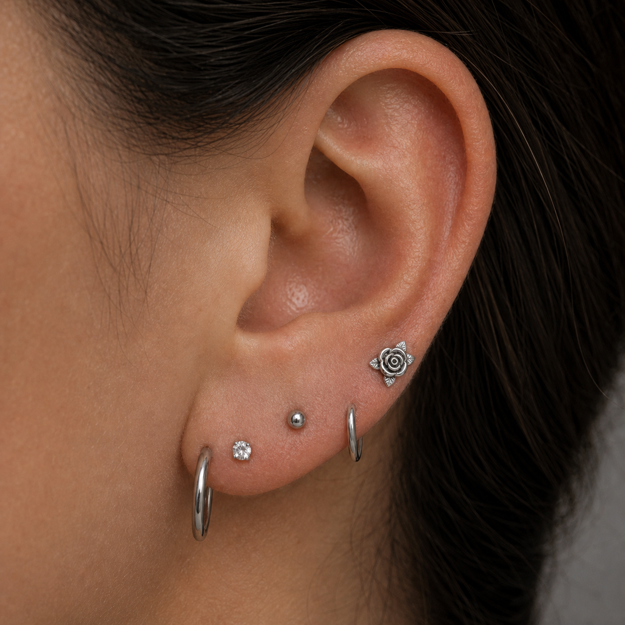 Implant Grade Titanium - Flat Back - Silver - 16G (1.2 x 6+4 mm) - model wear view