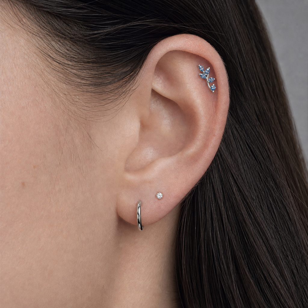 Implant Grade Titanium - Flat Back - Silver - ABCZ - 16G (1.2 x 8+4 mm) - model wear view
