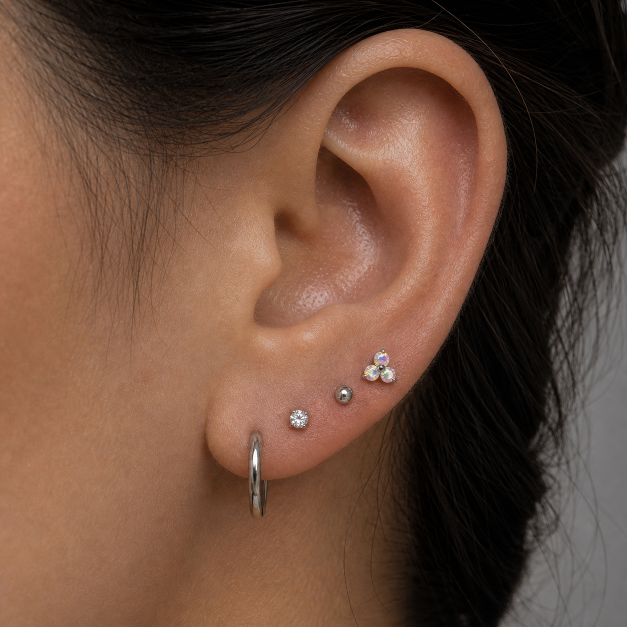 Implant Grade Titanium - Flat Back - Silver - ABCZ - 16G (1.2 x 8+4 mm) - model wear view