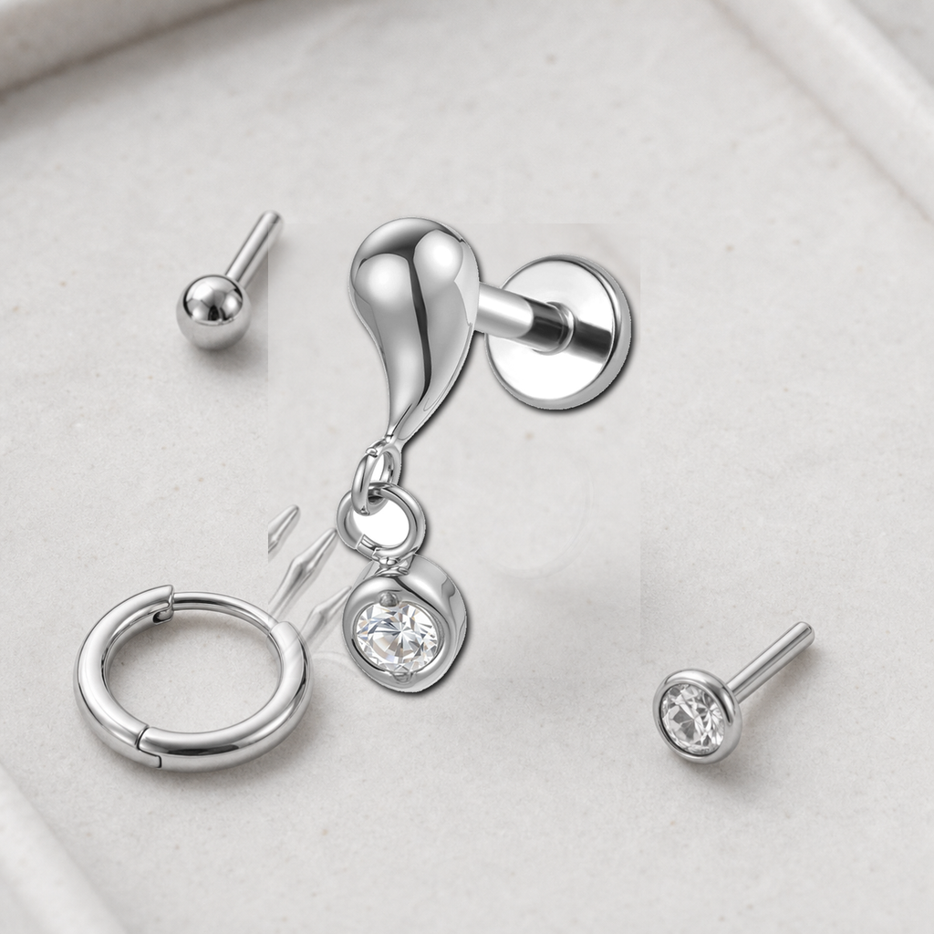 Implant Grade Titanium - Flat Back - Silver - Clear CZ - 16G (1.2 x 8+4 mm) - styling view