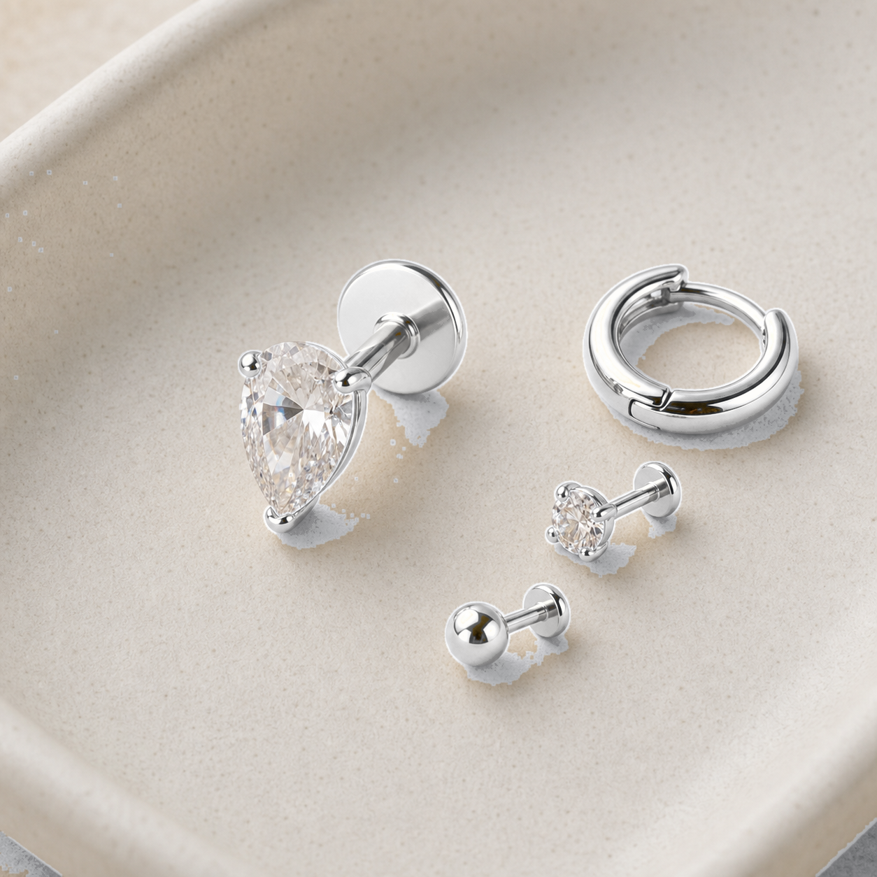 Implant Grade Titanium - Flat Back - Silver - Clear CZ - 16G (1.2 x 8+4 mm) - styling view