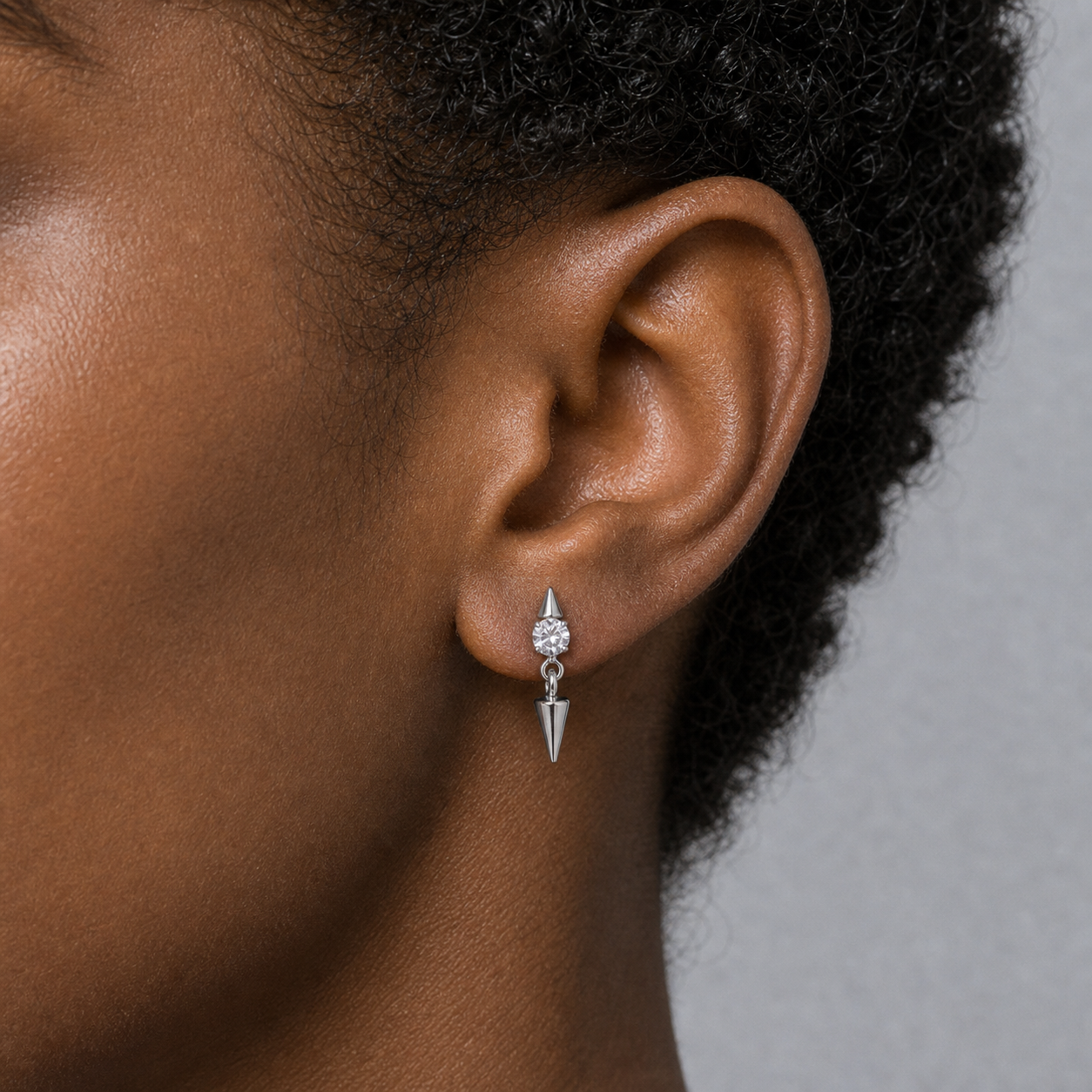 Implant Grade Titanium - Flat Back - Silver - Clear CZ - 16G (1.2 x 8+4 mm) - model wear view
