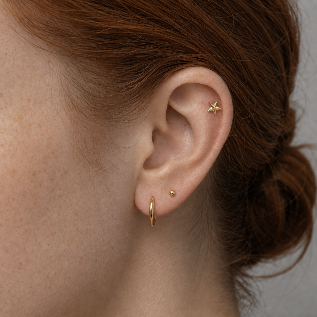 Implant Grade Titanium - Flat Back - Gold - 16G (1.2 x 6+4 mm) - model wear view