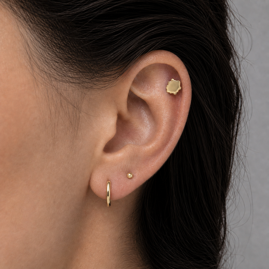 Implant Grade Titanium - Flat Back - Gold - 18G (1.0 x 8+5+3 mm) - model wear view