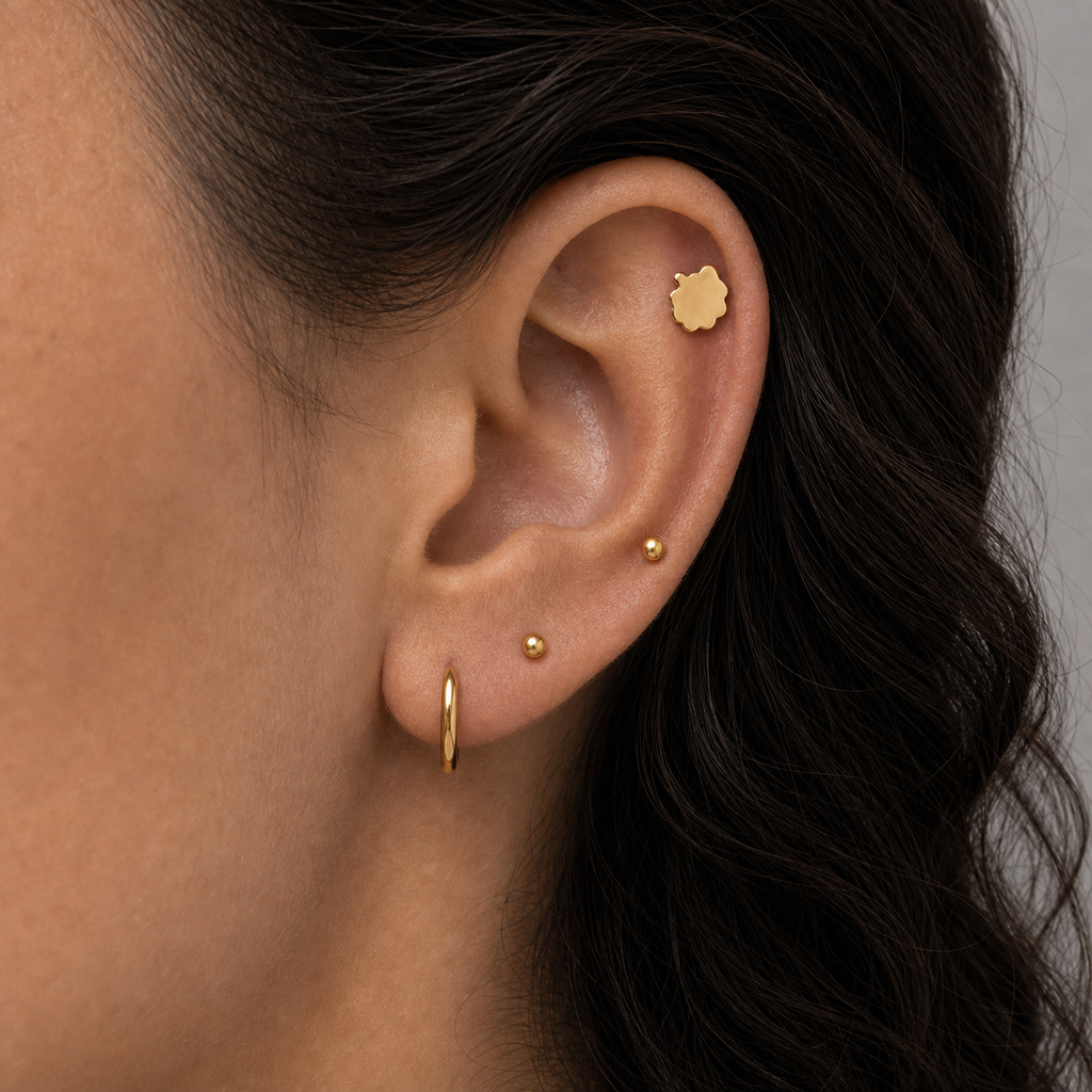 Implant Grade Titanium - Flat Back - Gold - 18G (1.0 x 8+5+3 mm) - model wear view