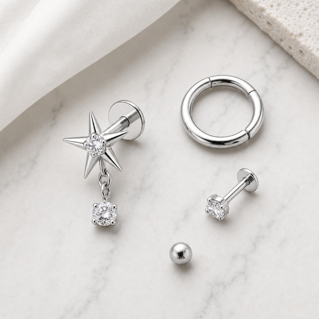 Implant Grade Titanium - Flat Back - Silver - Clear CZ - 16G (1.2 x 6+4 mm) - styling view