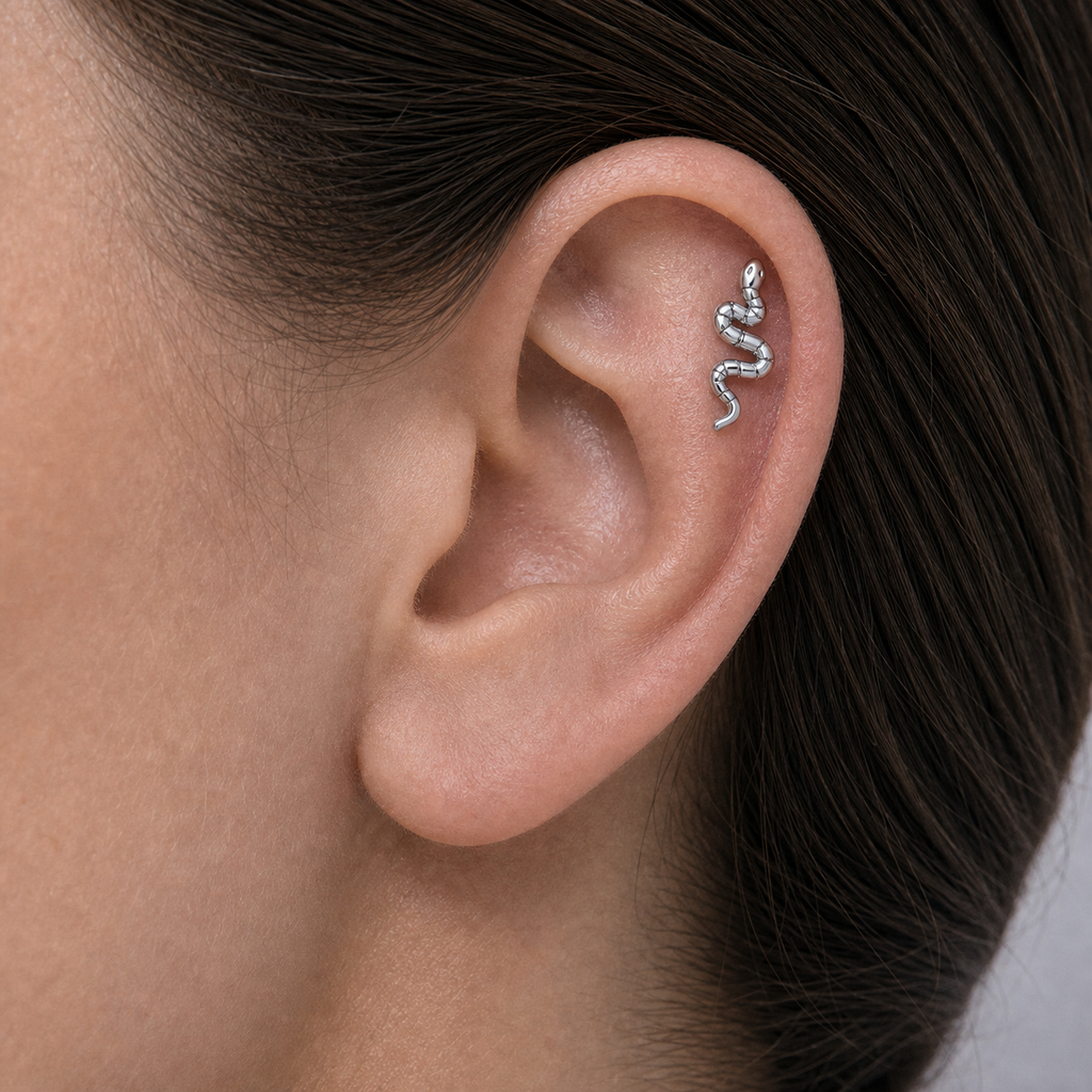 Implant Grade Titanium - Flat Back - Silver - 16G (1.2 x 8+4 mm) - model wear view
