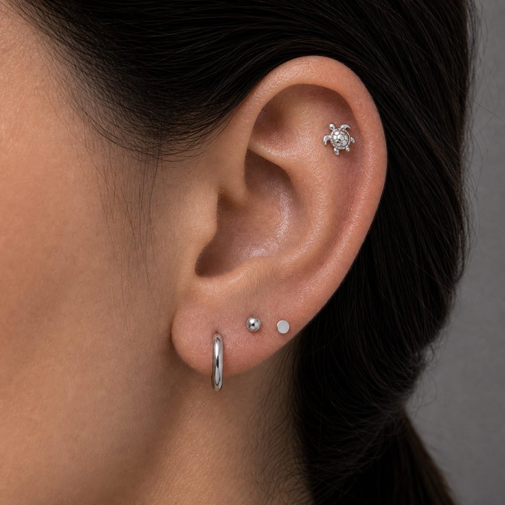 Implant Grade Titanium - Flat Back - Silver - 18G (1.0 x 6+4 mm) - model wear view