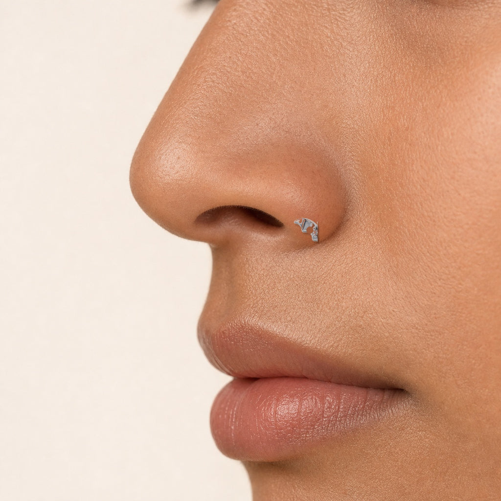 Implant Grade Titanium - Nose Stud / Nose Ring - Silver - 20G (0.8 x 7 mm) - model wear view