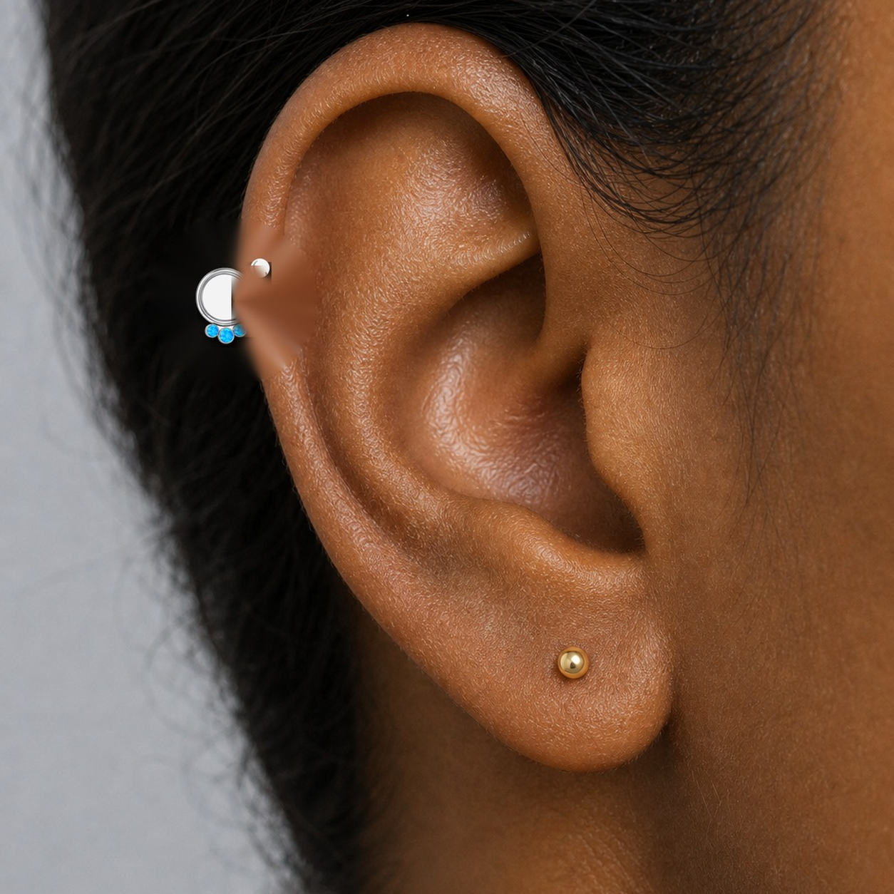 Implant Grade Titanium - Segment Ring - Silver - OP05 - 16G (1.2 x 8 mm) - model wear view
