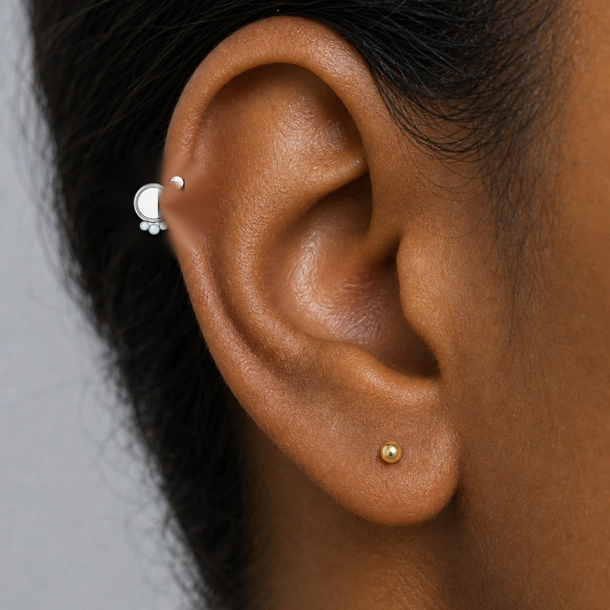 Implant Grade Titanium - Segment Ring - Silver - OP17 - 16G (1.2 x 8 mm) - model wear view