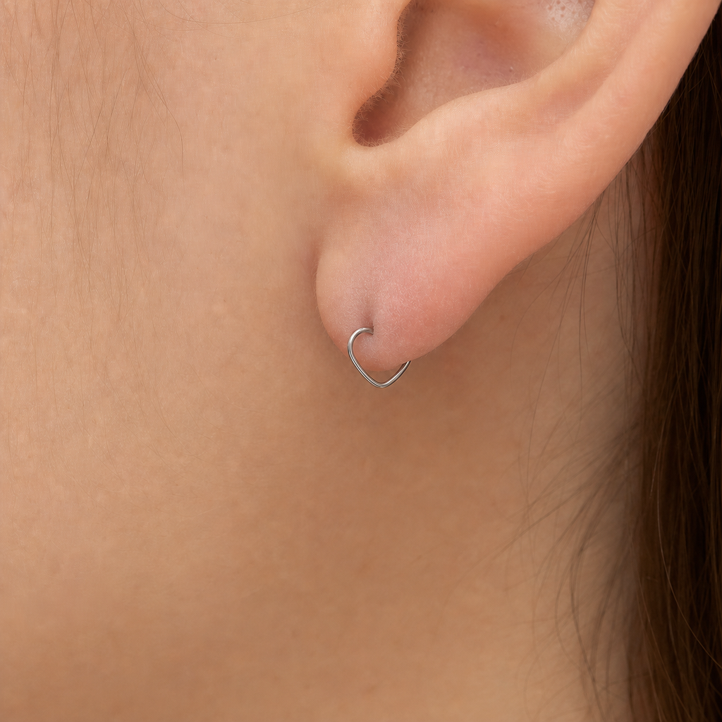 [TOPOSH-LEGACY-LAYOUT-REPAIR-20260717-LEGACY21:TP-HOP-SIL-6-PLN-WGT6:02] Heart Titanium Hoop – Silver, 6mm | 02_model_white