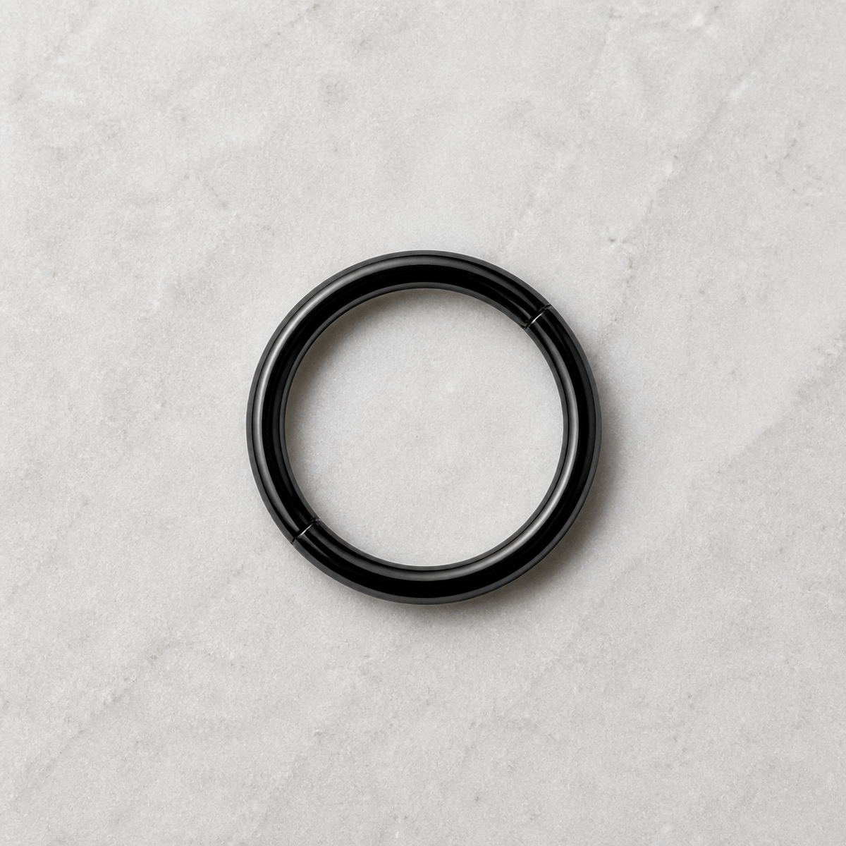 [TOPOSH-LEGACY-LAYOUT-REPAIR-20260717-LEGACY25:TP-SR-BK-14G8-PLN-933:06] Titanium Segment Ring – Black, 8mm | 06_accessory_flatlay