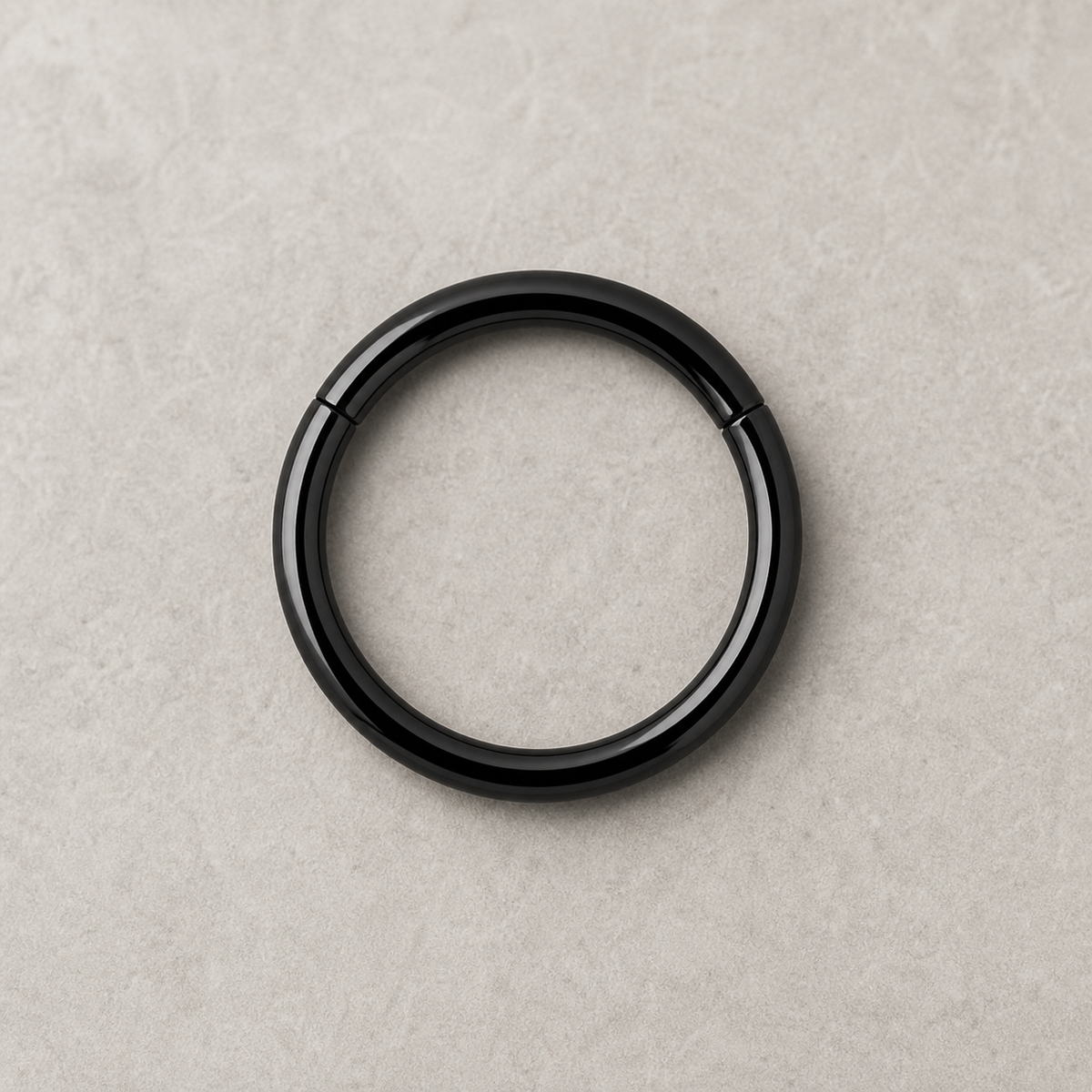 [TOPOSH-LEGACY-LAYOUT-REPAIR-20260717-LEGACY25:TP-SR-BK-14G8-PLN-934:06] Titanium Segment Ring – Black, 8mm | 06_accessory_flatlay