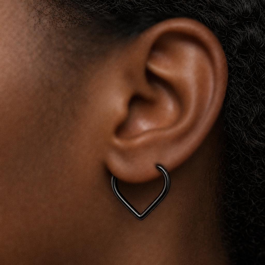 [TOPOSH-LEGACY-LAYOUT-REPAIR-20260717-LEGACY25:TP-SR-BK-18G8-PLN-143:03] Heart Titanium Segment Ring – Black | 03_model_black