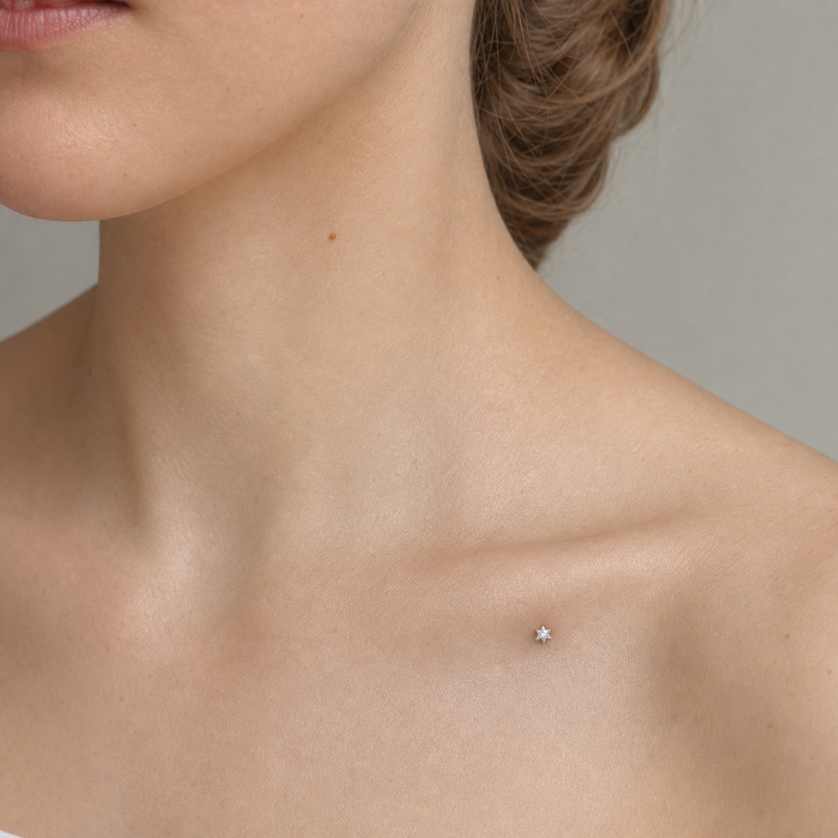 [TOPOSH-ROLE-ORDER-CLEANUP-20260717-BATCH08:TP-DM-IN-SIL-14G2-CLCZ-015:02] Star Clear CZ Titanium Dermal Top – Silver | 02_model_white