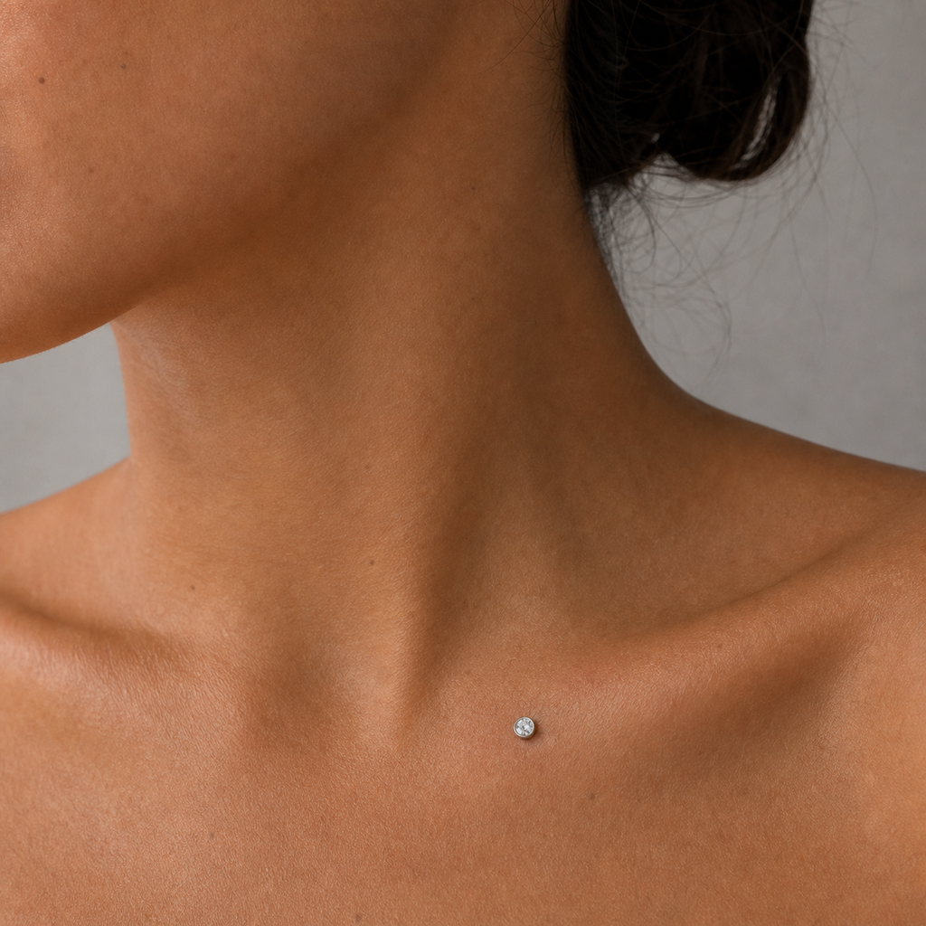 [TOPOSH-ROLE-ORDER-CLEANUP-20260717-BATCH08:TP-DM-IN-SIL-14G2-CLCZ-059:04] Round Clear CZ Titanium Dermal Top – Silver | 04_model_asian