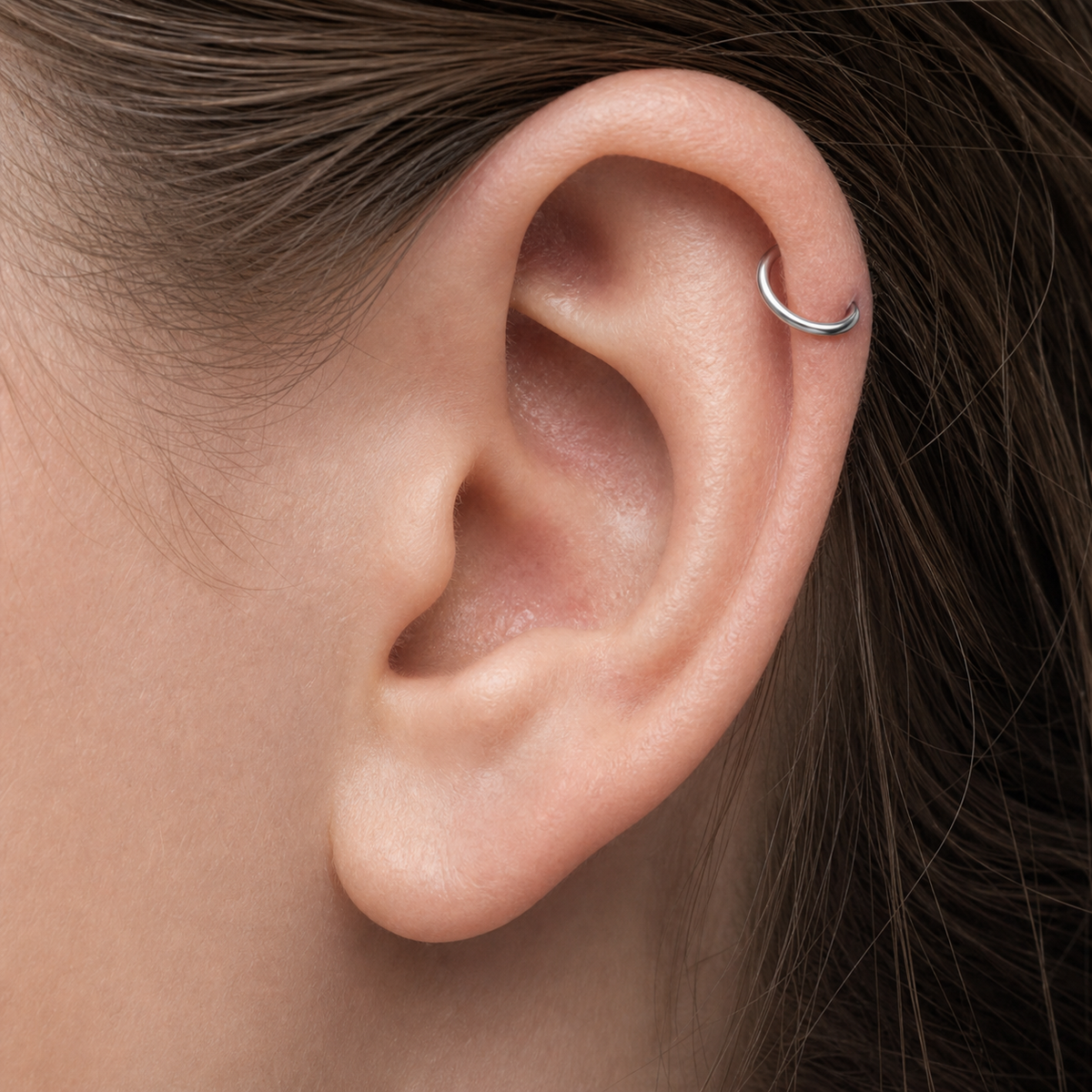 [TOPOSH-ROLE-ORDER-CLEANUP-20260717-BATCH08:TP-HOP-SIL-20G8-PLN-088:02] Titanium Hoop – Silver, 8mm | 02_model_white